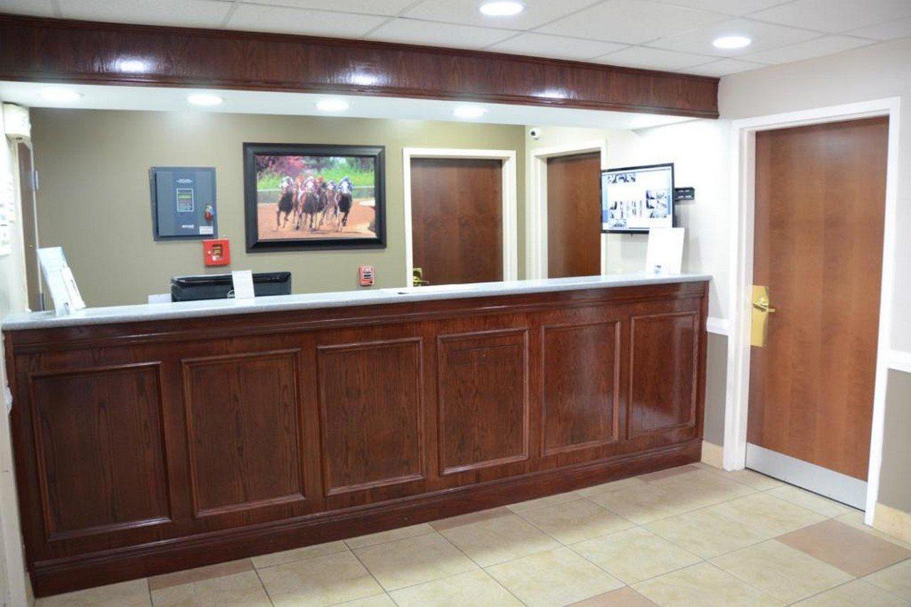Super 8 By Wyndham Louisville/expo Center Hotel Louisville