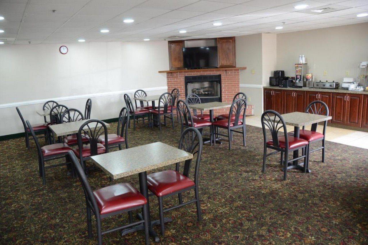 Hotel Super 8 By Wyndham Louisville/expo Center