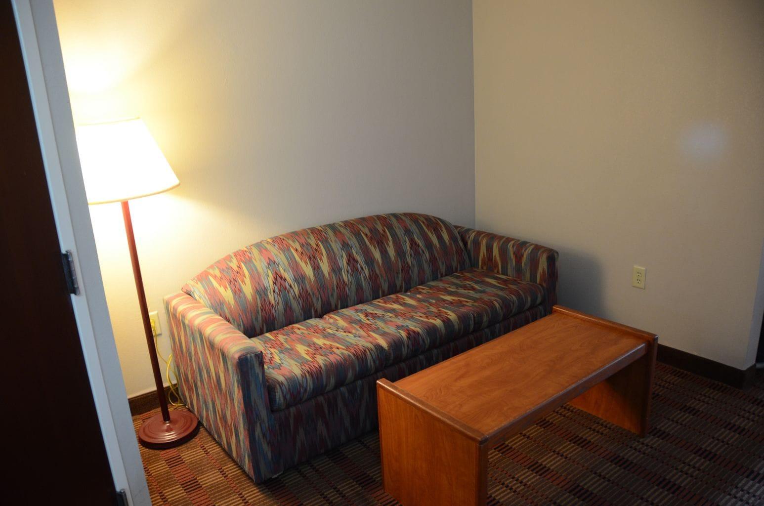 Hotel Super 8 By Wyndham Louisville/expo Center