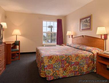 Super 8 By Wyndham Louisville/expo Center 2* Louisville