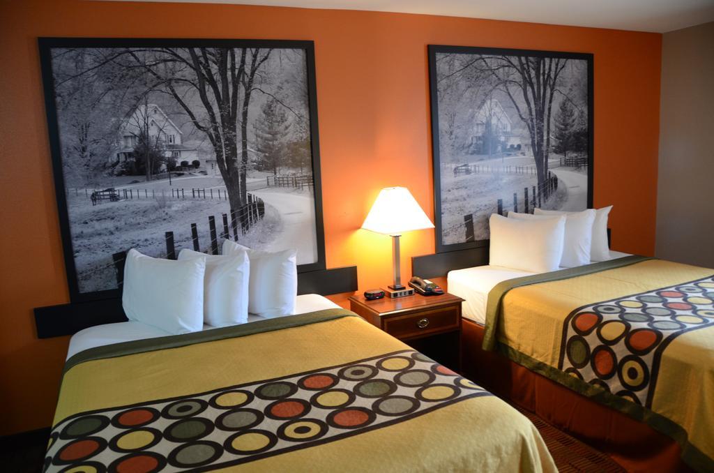 Hotel Super 8 By Wyndham Louisville/expo Center 2*
