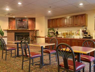 Super 8 By Wyndham Louisville/expo Center