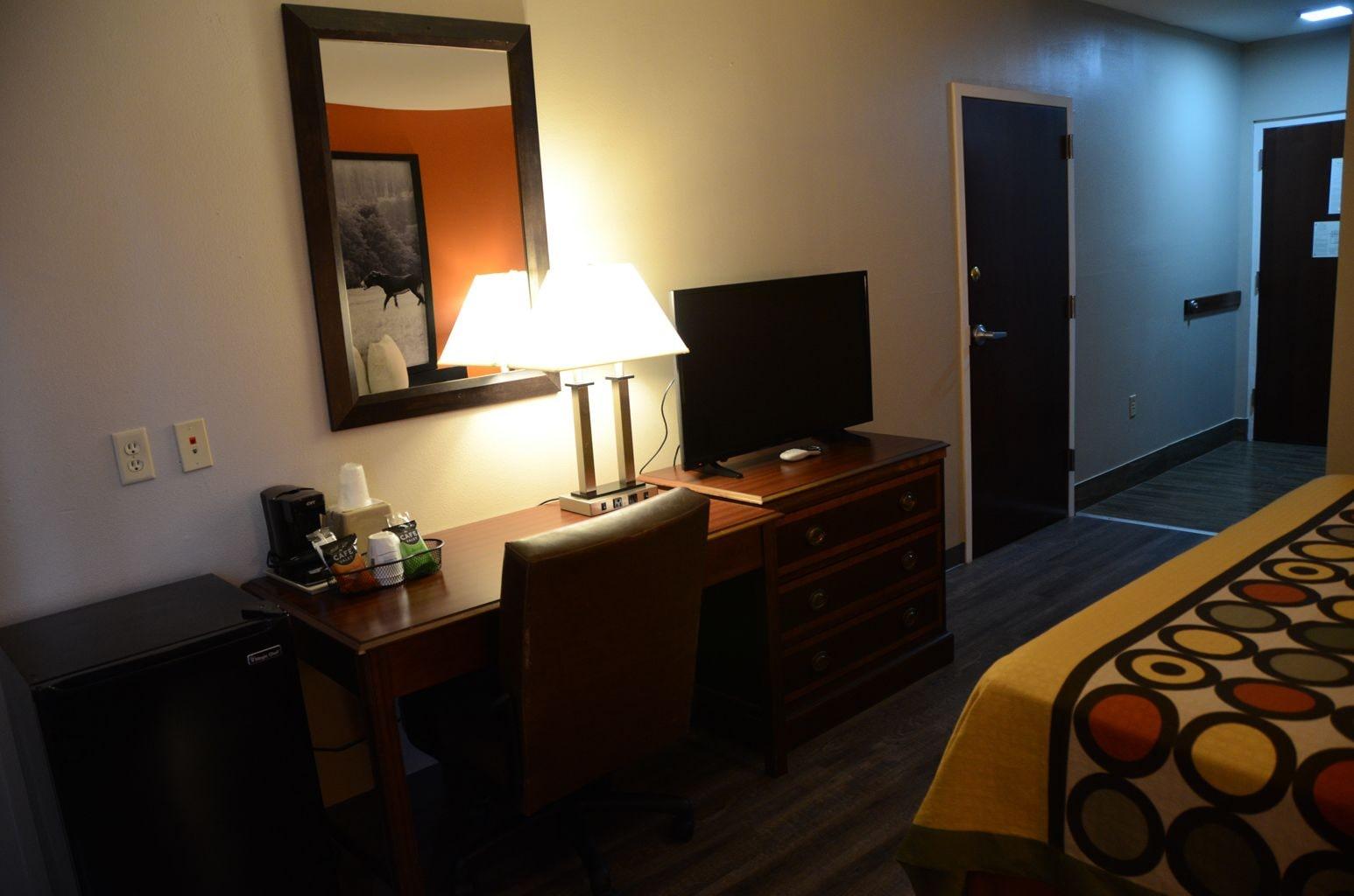 Hotel Super 8 By Wyndham Louisville/expo Center