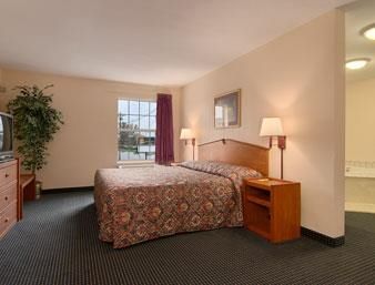 Super 8 By Wyndham Louisville/expo Center Hotel 2*